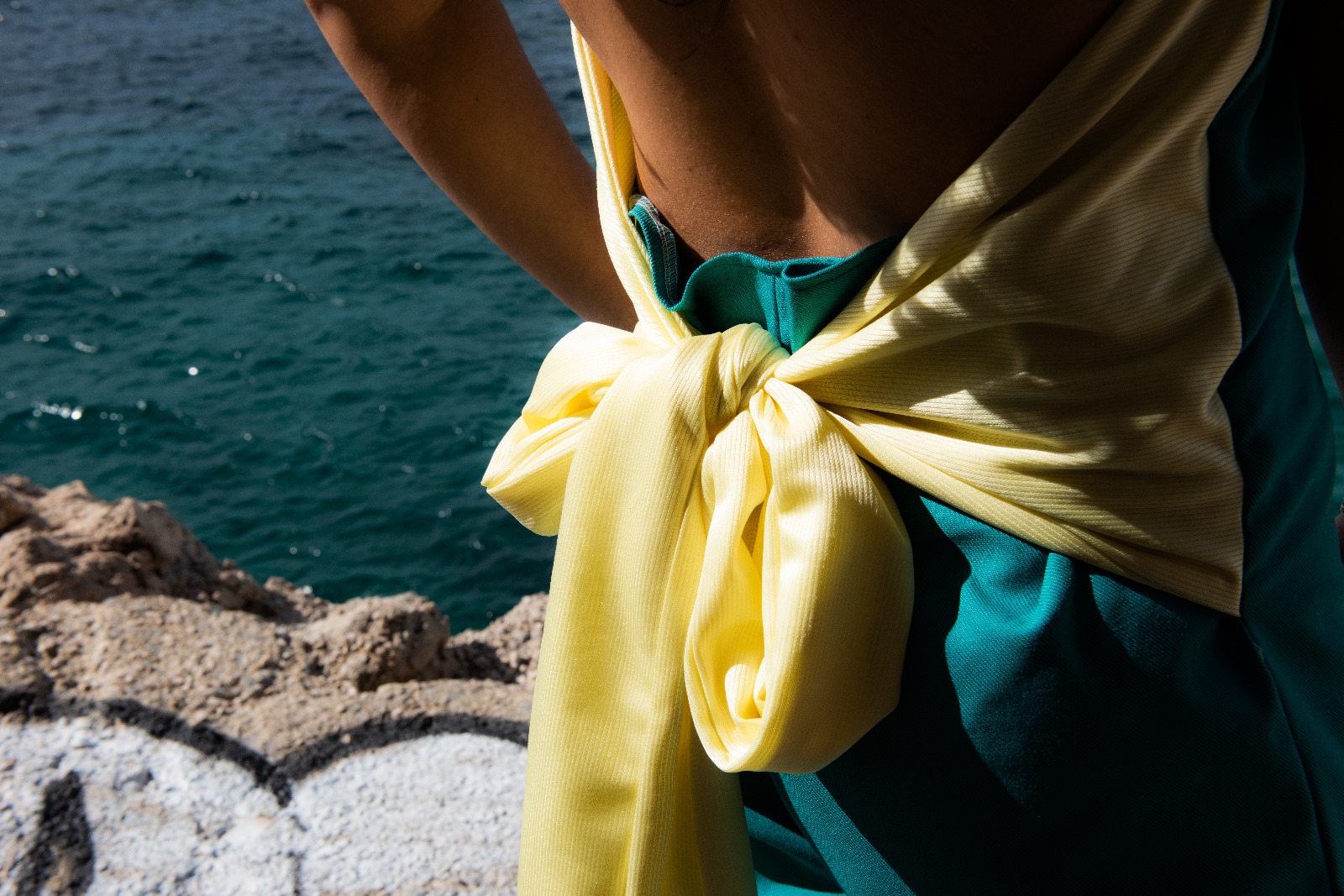 détail dos de la création artisanale la combinaison rivage