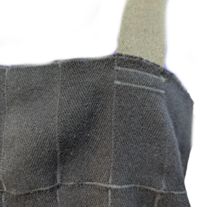 détails débardeur court en cachmire pièce unique