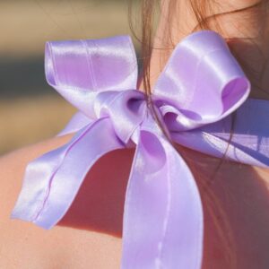 détails noeud du dos nu avec tissu recyclé