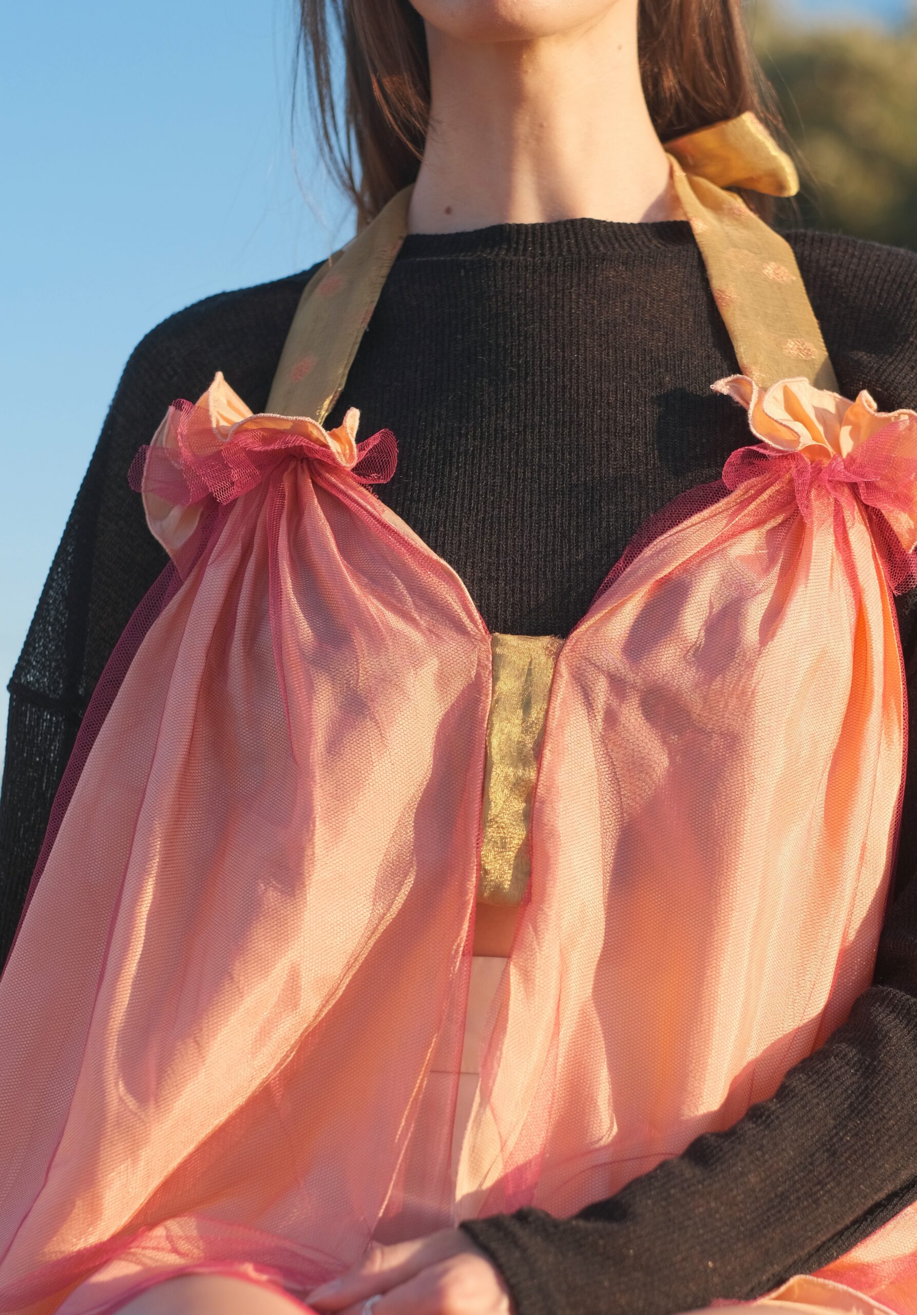 Tissu de seconde-main pour un top tulle doré et rose