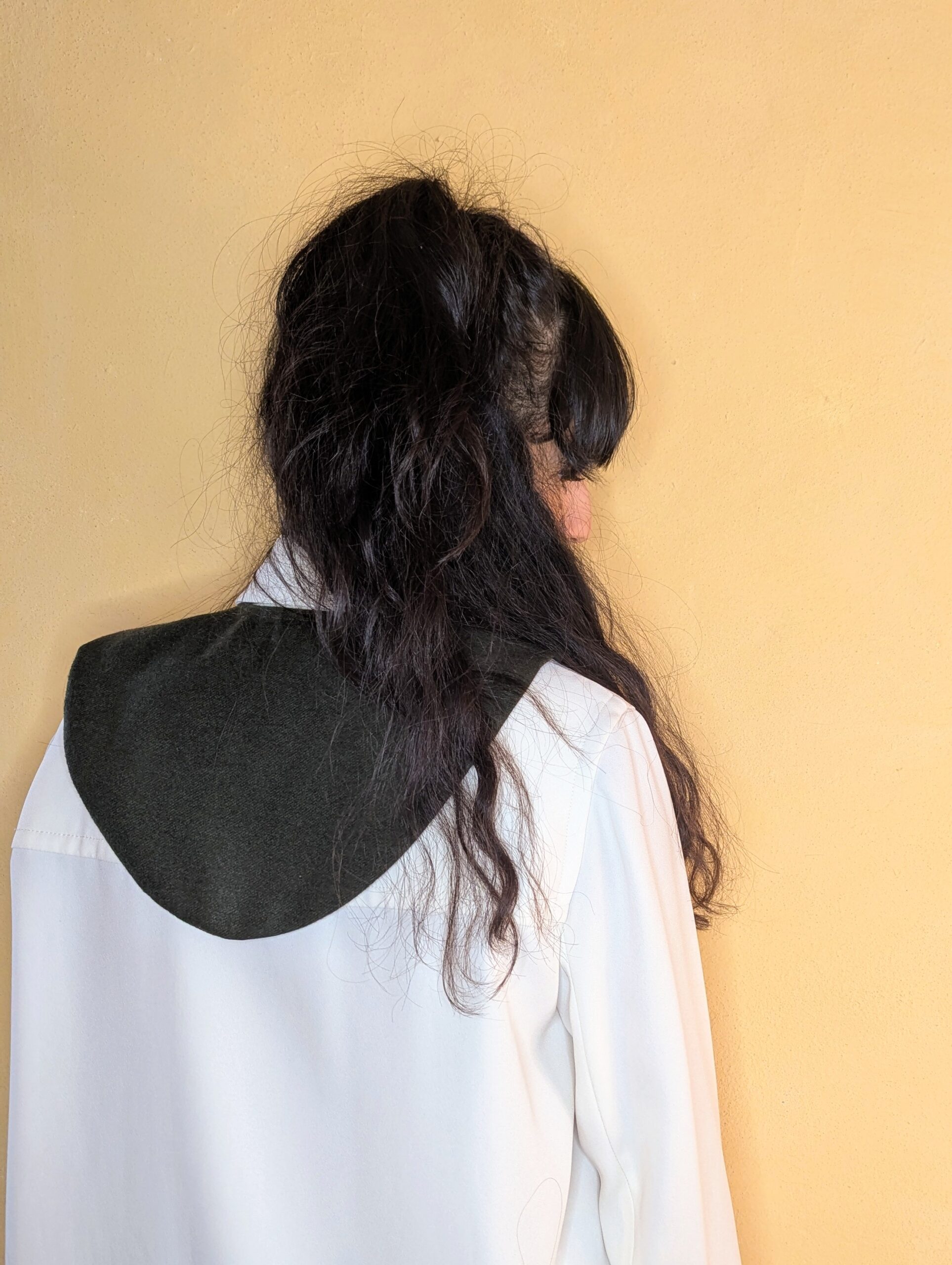 le plastron en tissu de seconde-main kaki