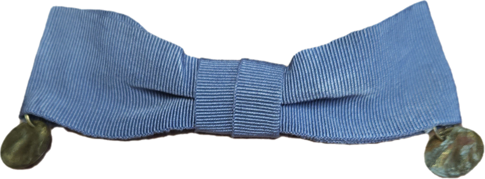 Broche élégante noeud gris avec touche dorée