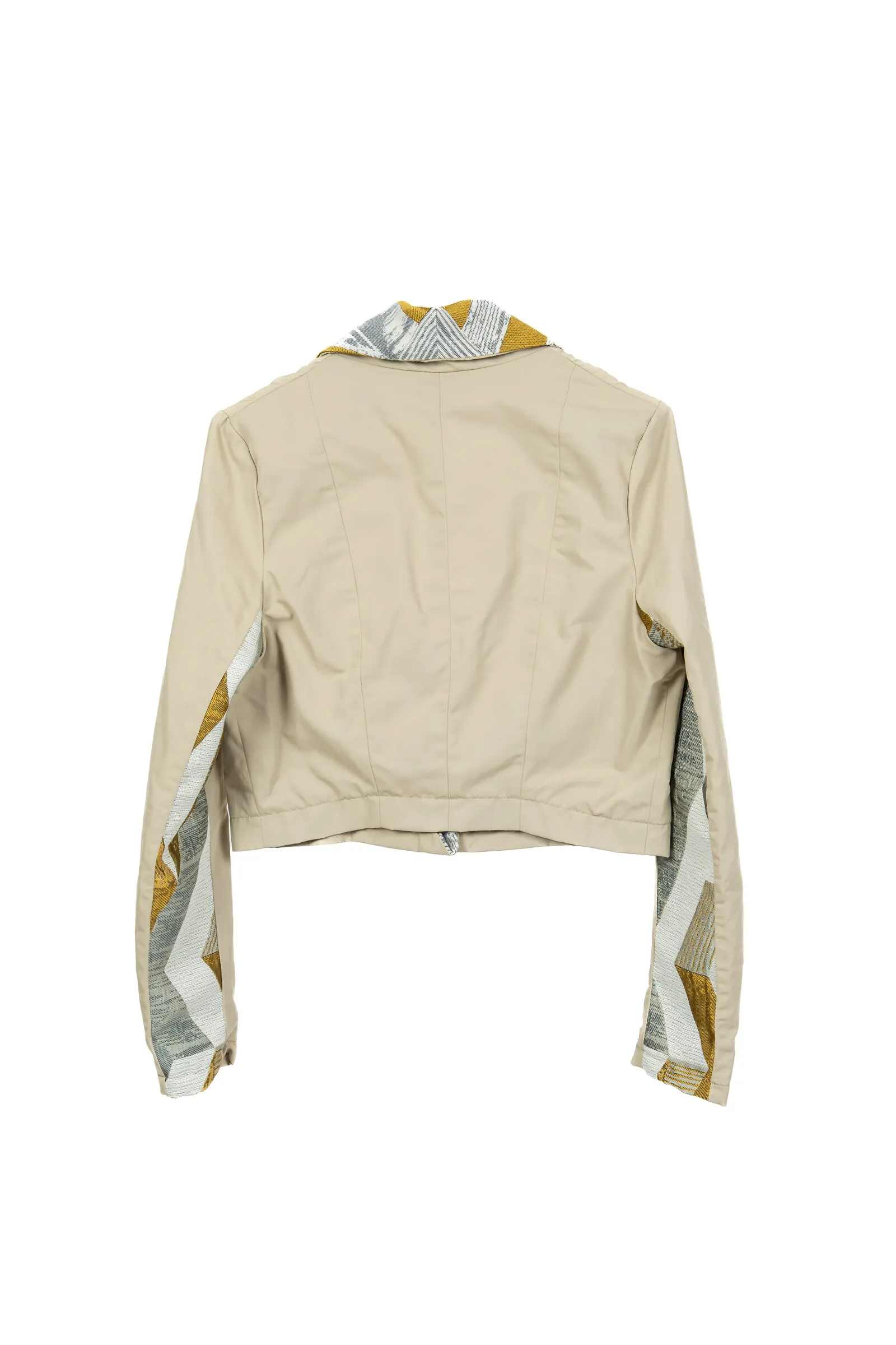 packshot d'une création originale pièce unique une veste beige or graphic dos de l'upcycling artisanal